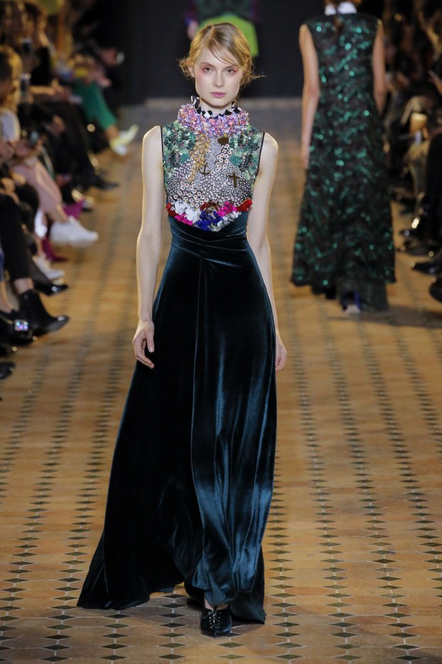 Talbot Runhof F18 Marina.jpg